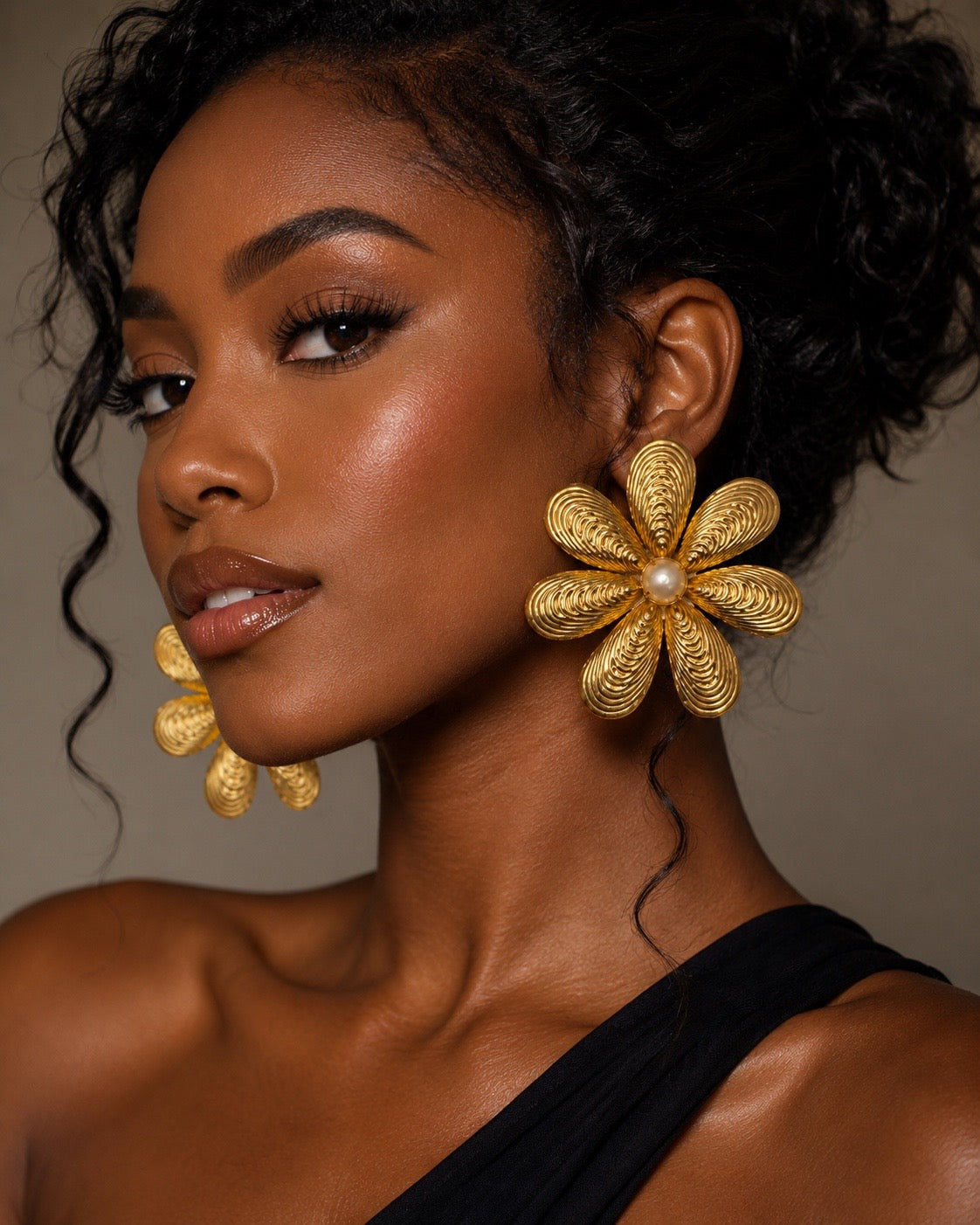 She Blooms Boldly-Earrings