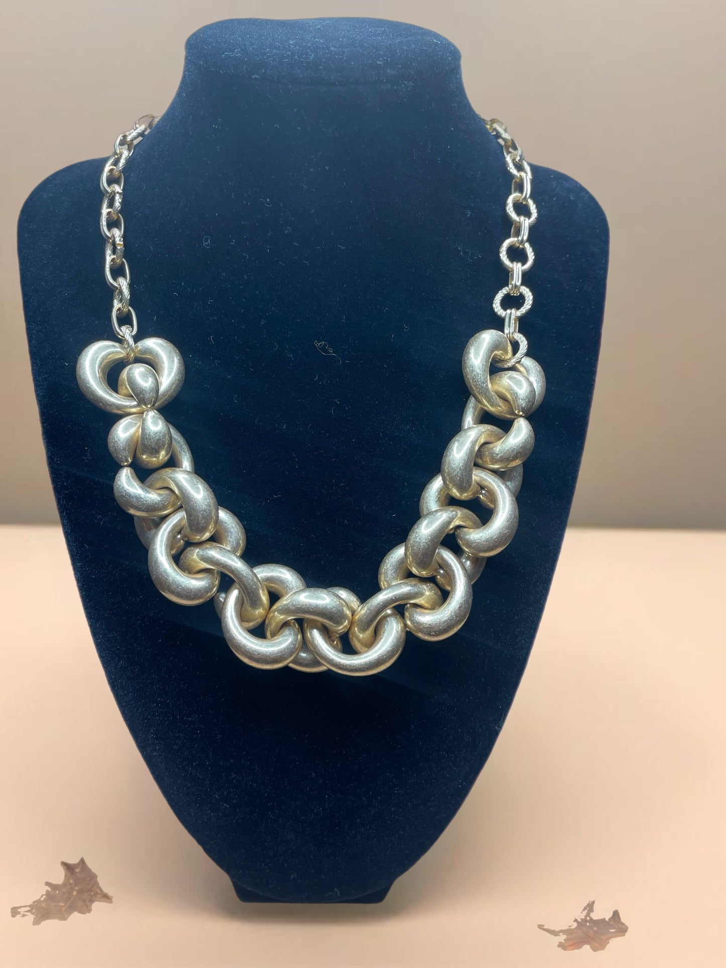 Twisted Around-necklace