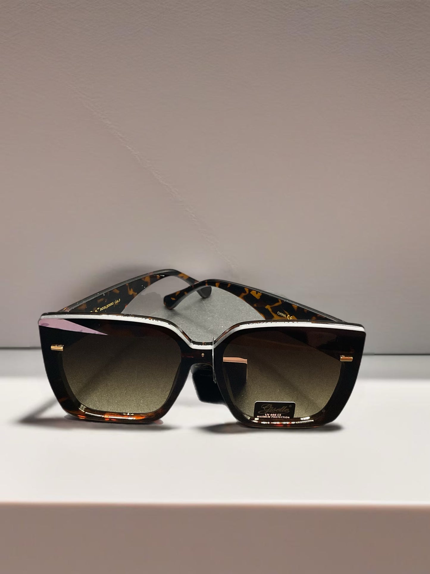 Glint & Glow- Eyewear