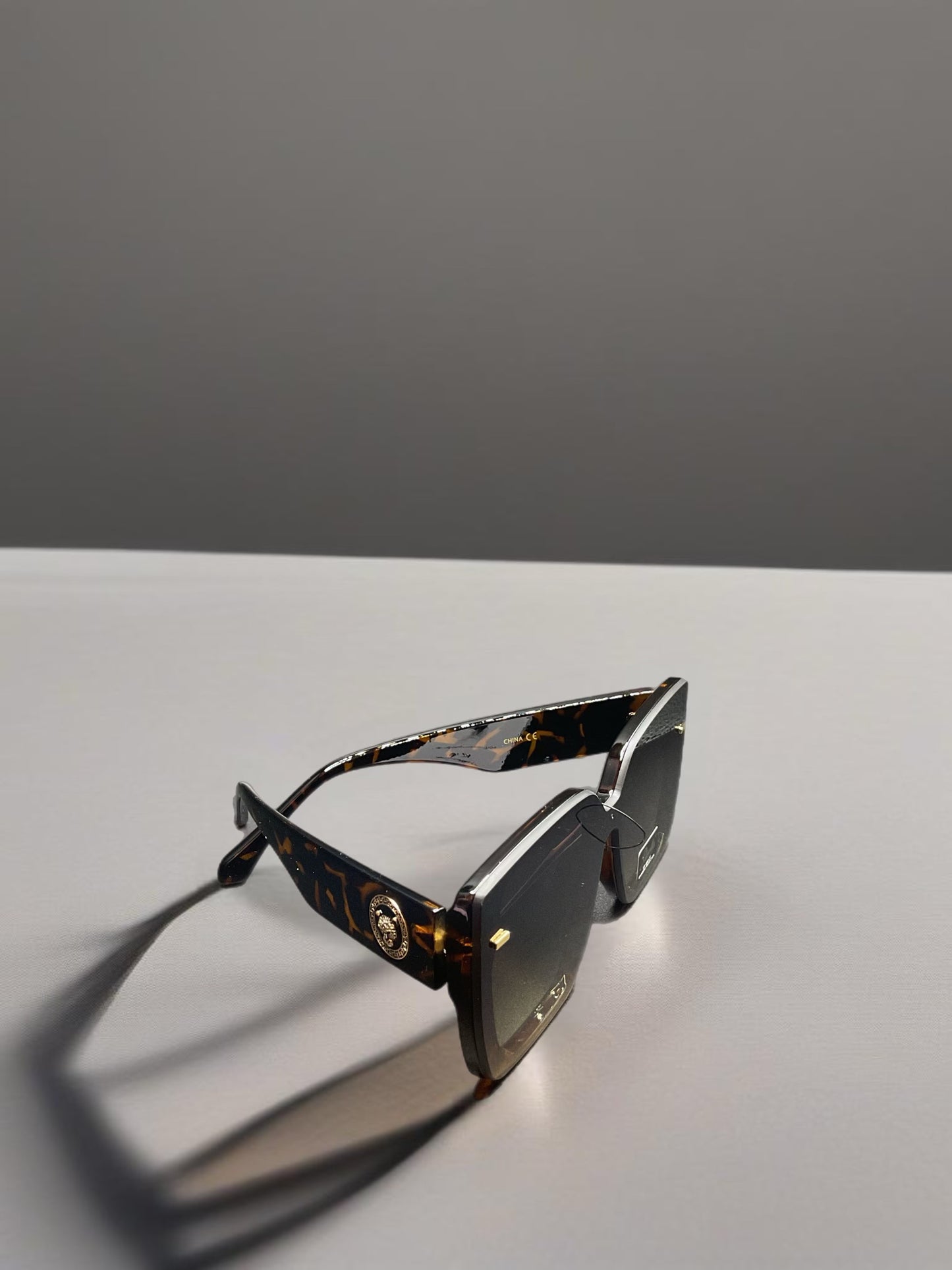 Glint & Glow- Eyewear