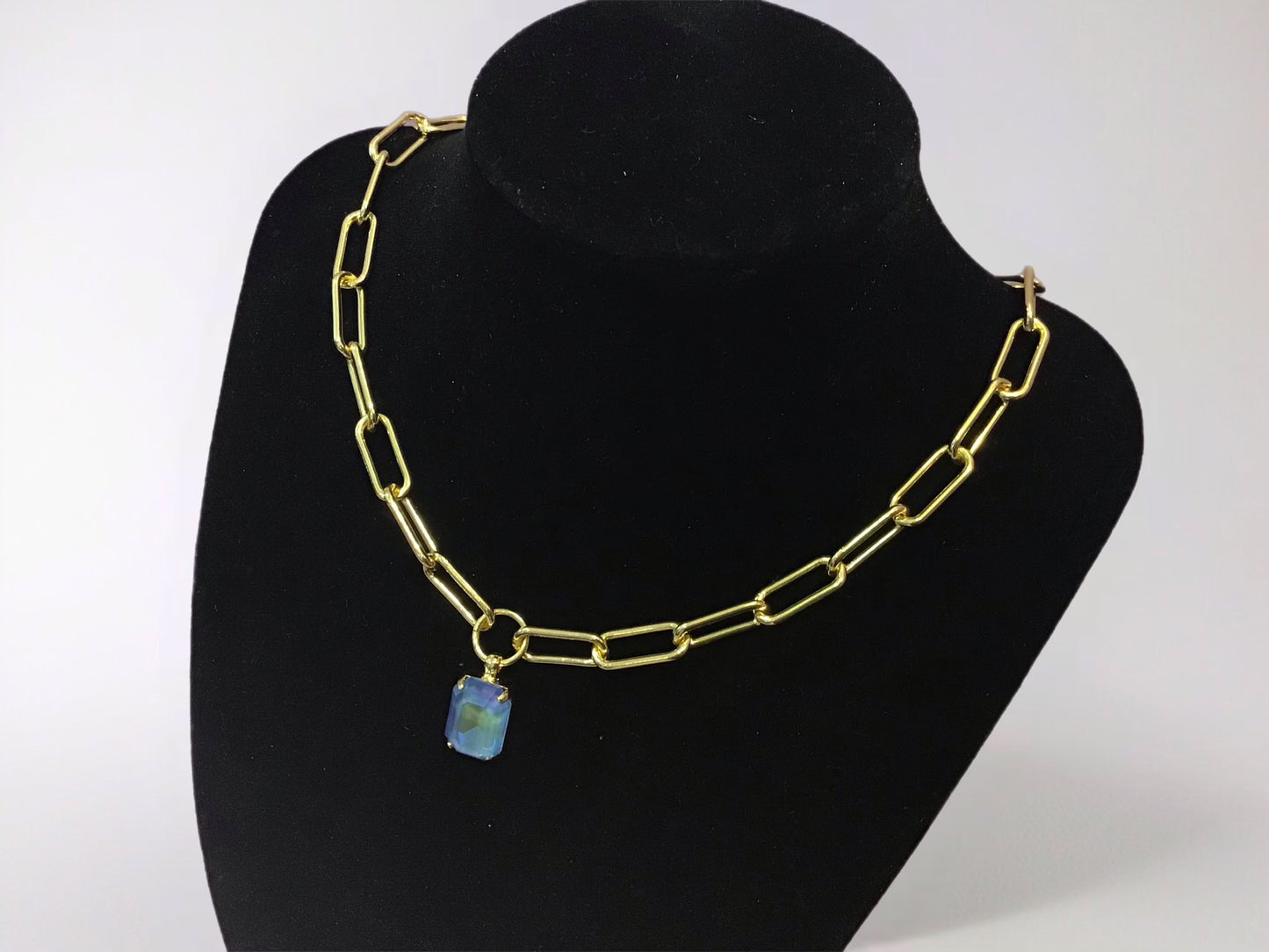 Nia Emerald Pendant Necklace- Specialty