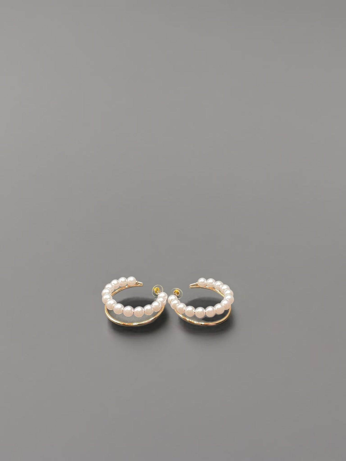 Timeless Pearls- Earrings