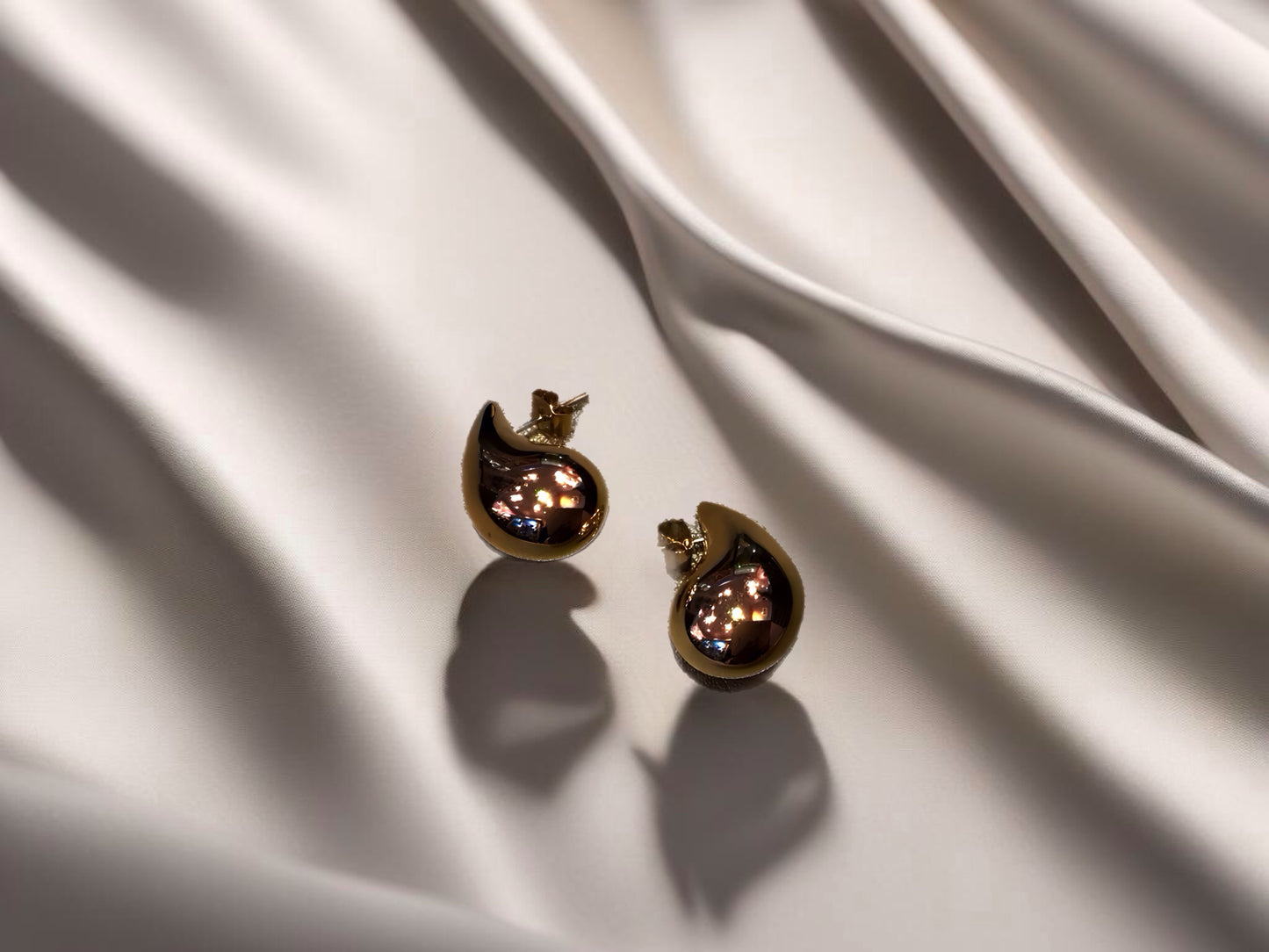 Mini Golden Teardrop earrings