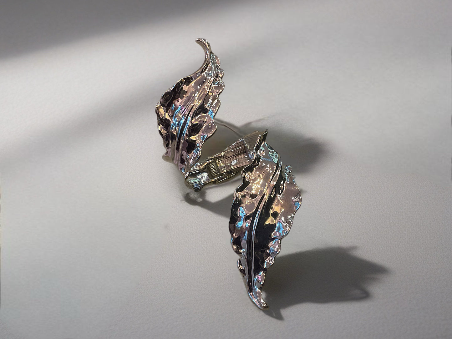 Radiant Aura Cuff-Bracelet