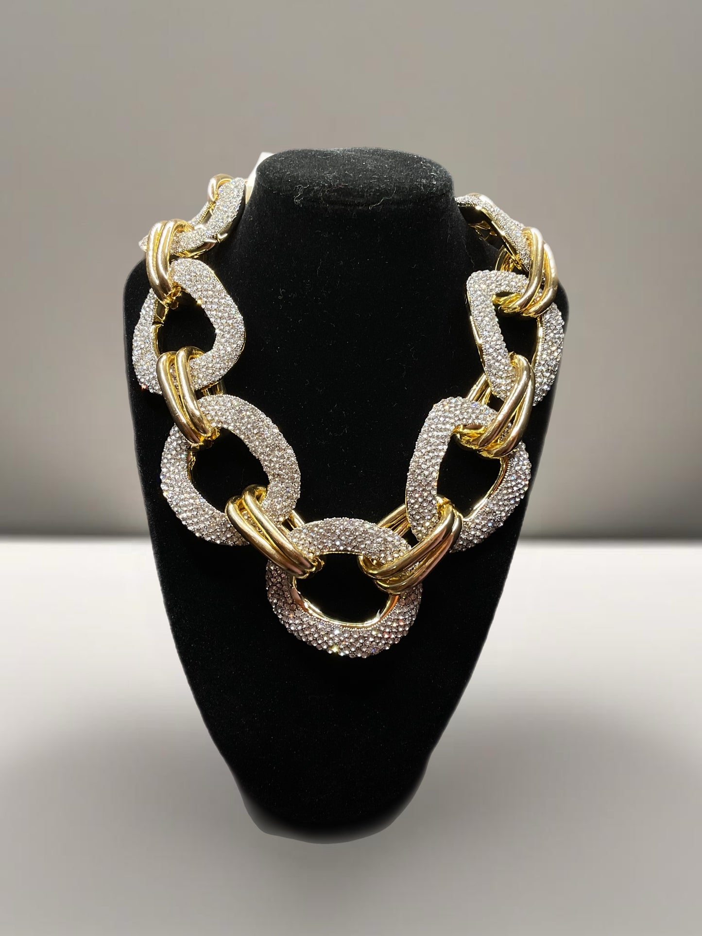 Dazzling Link- Necklace