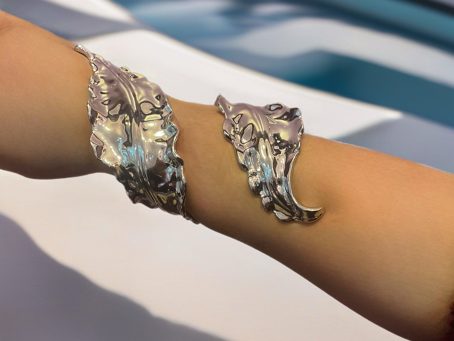 Radiant Aura Cuff-Bracelet