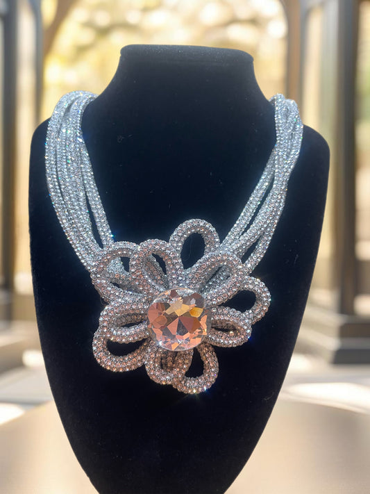 Steal the show lotus-set