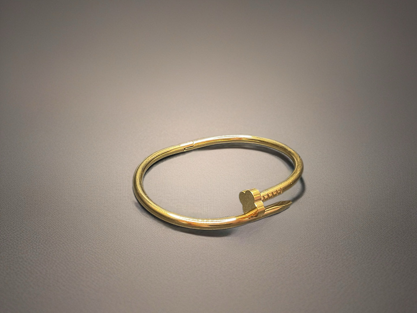 Luxe Spiral Nail Bangle-Bracelet