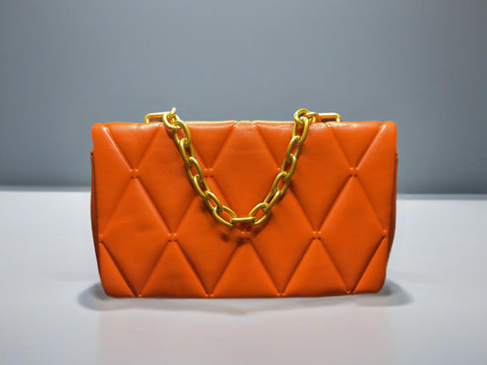 Quilt around small crossbody purse