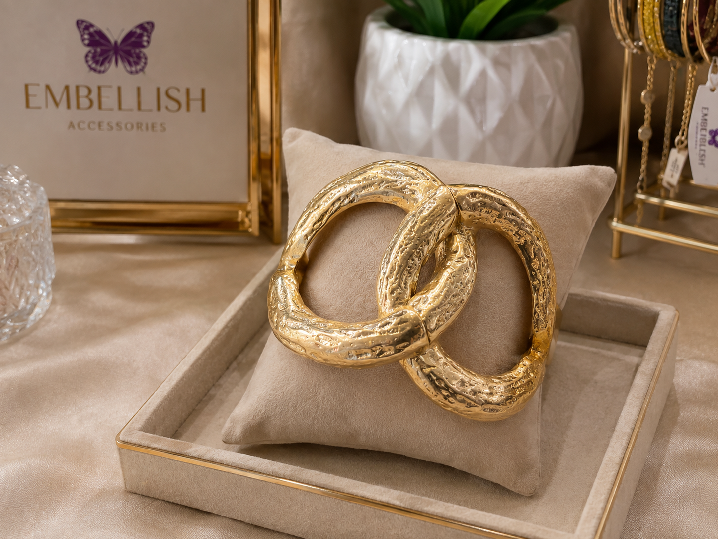 Linked in Luxe- Bracelet